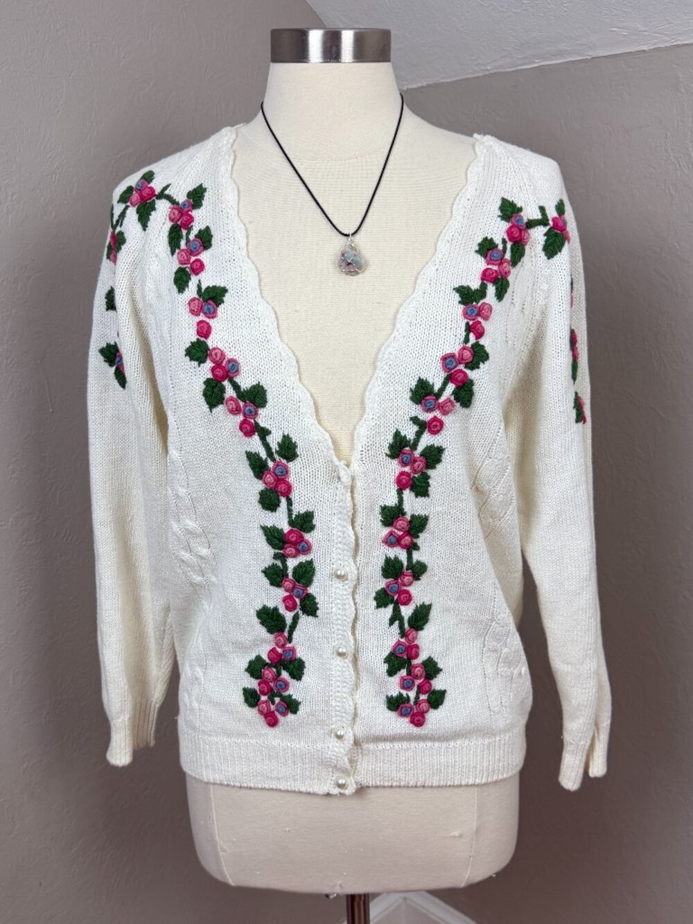 Vintage Cream Floral Embroidered Cardigan Pearl Button Cottagecore Sweater Med